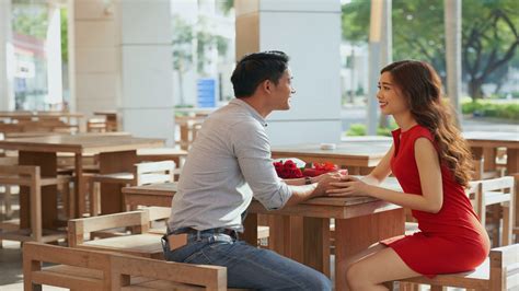 expat dating scene singapore